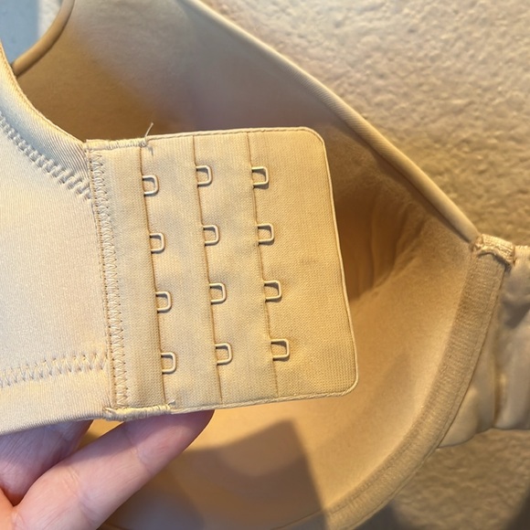 New Vanity Fair Women's Beauty Back Smoothing Bra Beige 42D NWOT - Picture 7 of 10